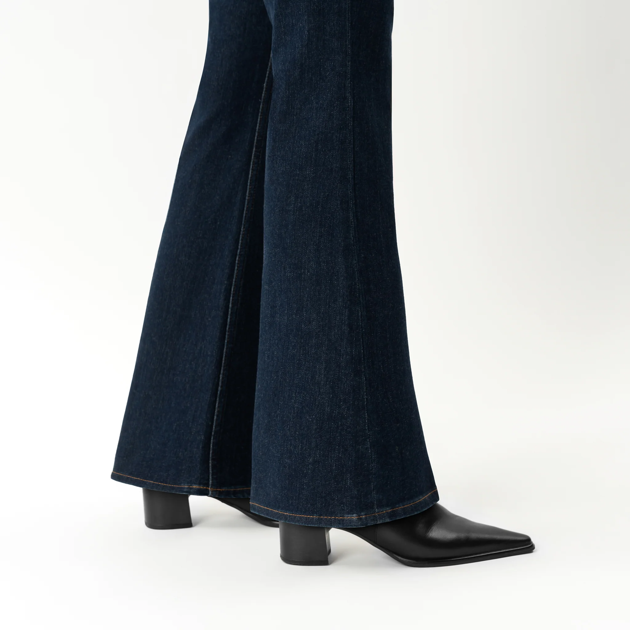 Bootcut ComfortDenim™ Jeans - Image 9