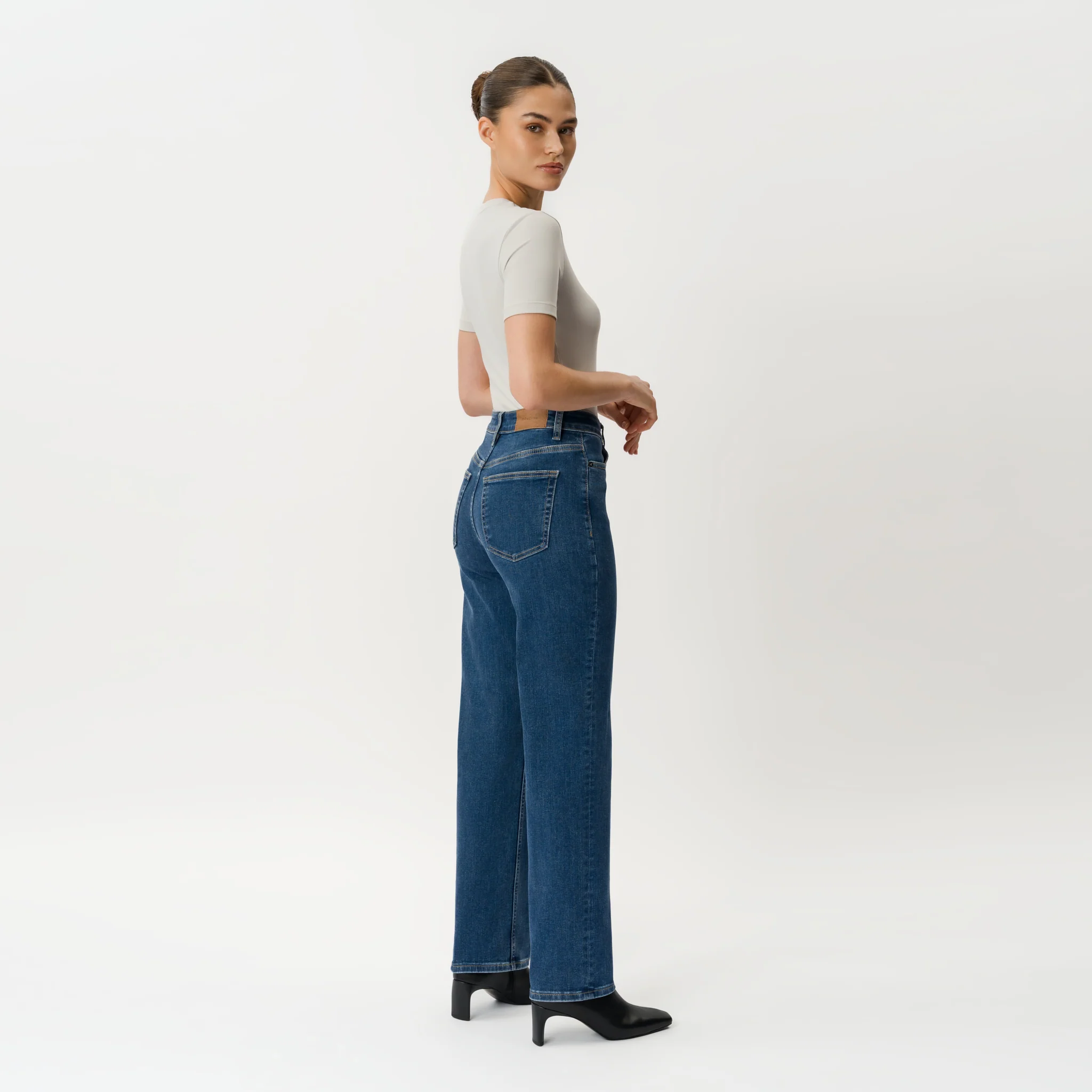 Classic Straight ComfortDenim™ Jeans - Image 9