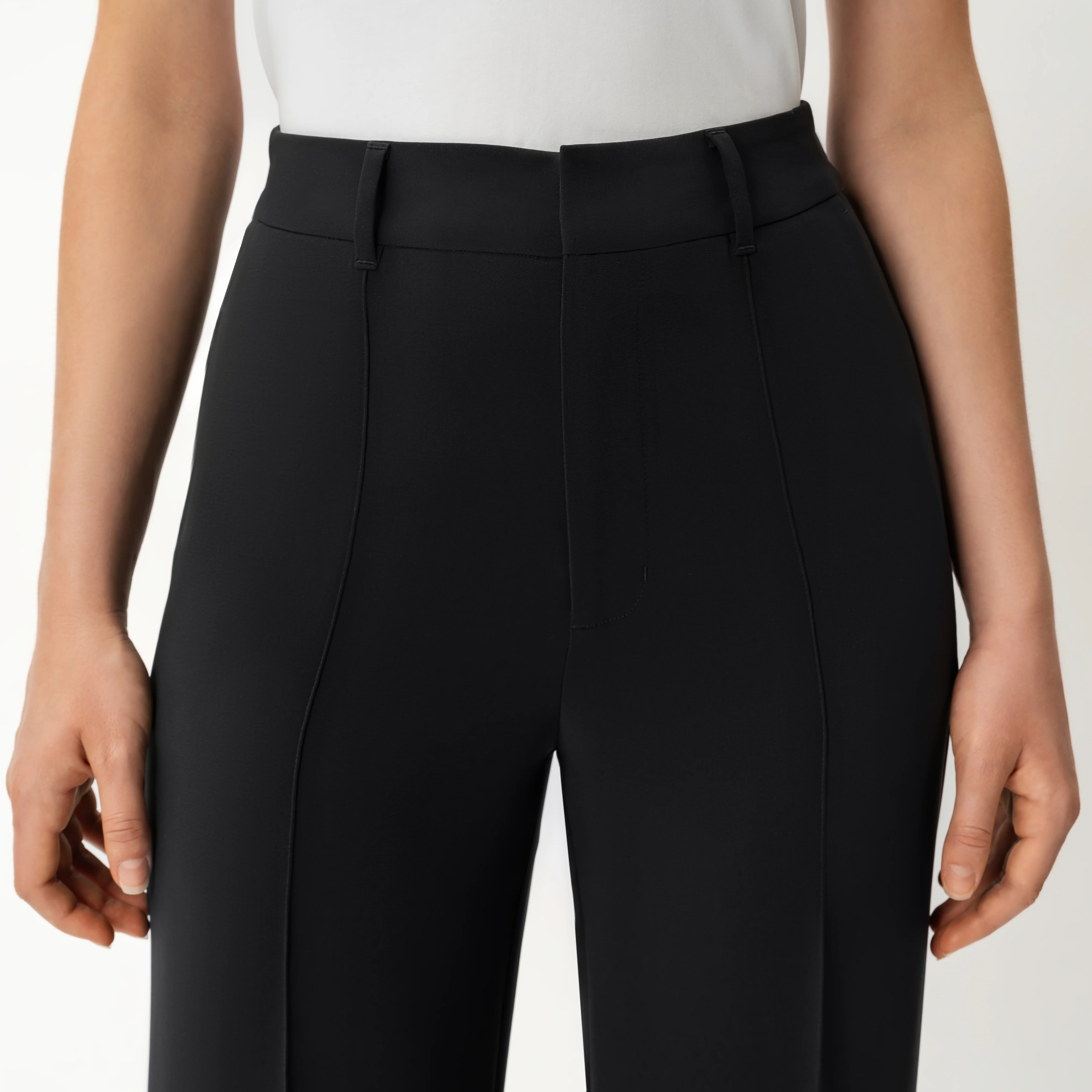 Crepe Relaxed Trouser - Image 3