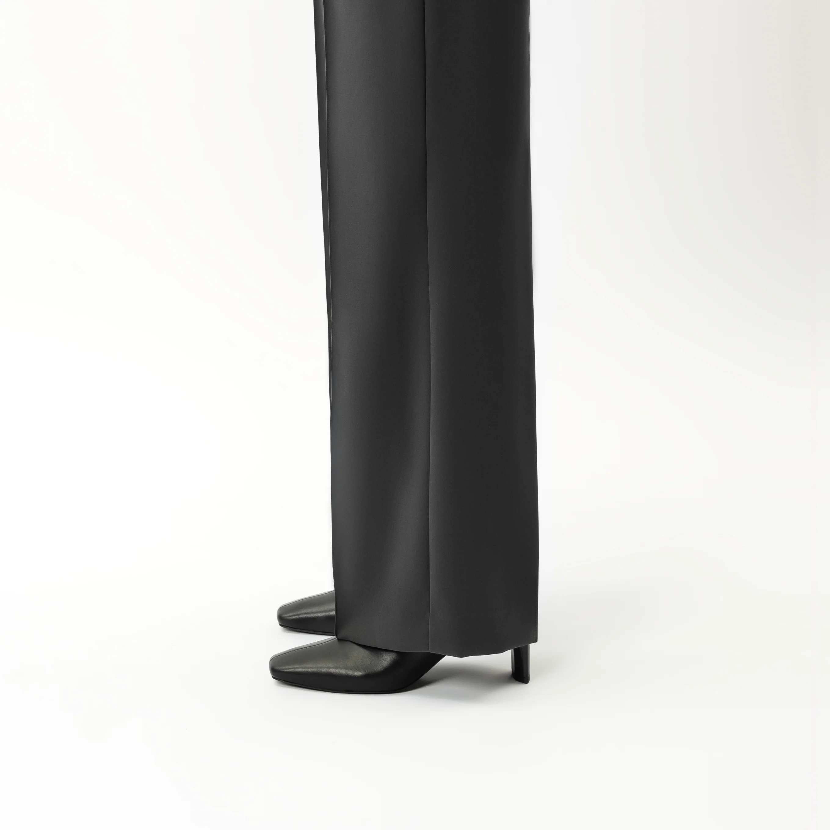 Crepe Relaxed Trouser - Image 7