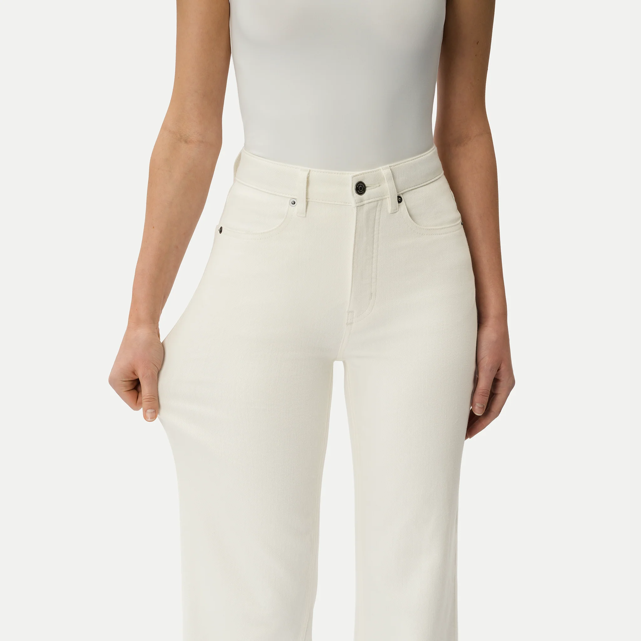 Relaxed ComfortDenim™ Jeans - Image 4