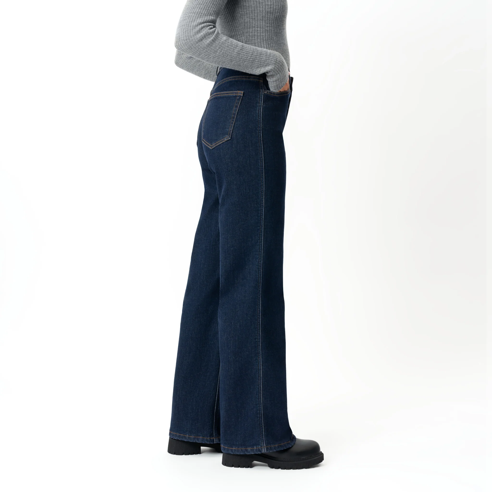 Winter FleeceDenim™ Relaxed Jeans - Image 10